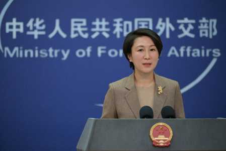 A porta-voz do Ministério das Relações Exteriores da China, Mao Ning, discursa durante uma coletiva de imprensa