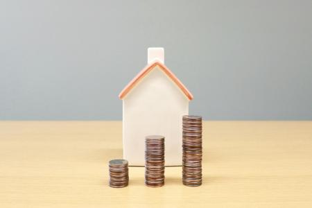 Antes de financiar um imóvel, especialistas recomendam avaliar a renda, construir uma reserva financeira e considerar todos os custos envolvidos na compra