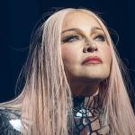 Madonna exibe coleção de esculturas eróticas feitas por artista brasileiro