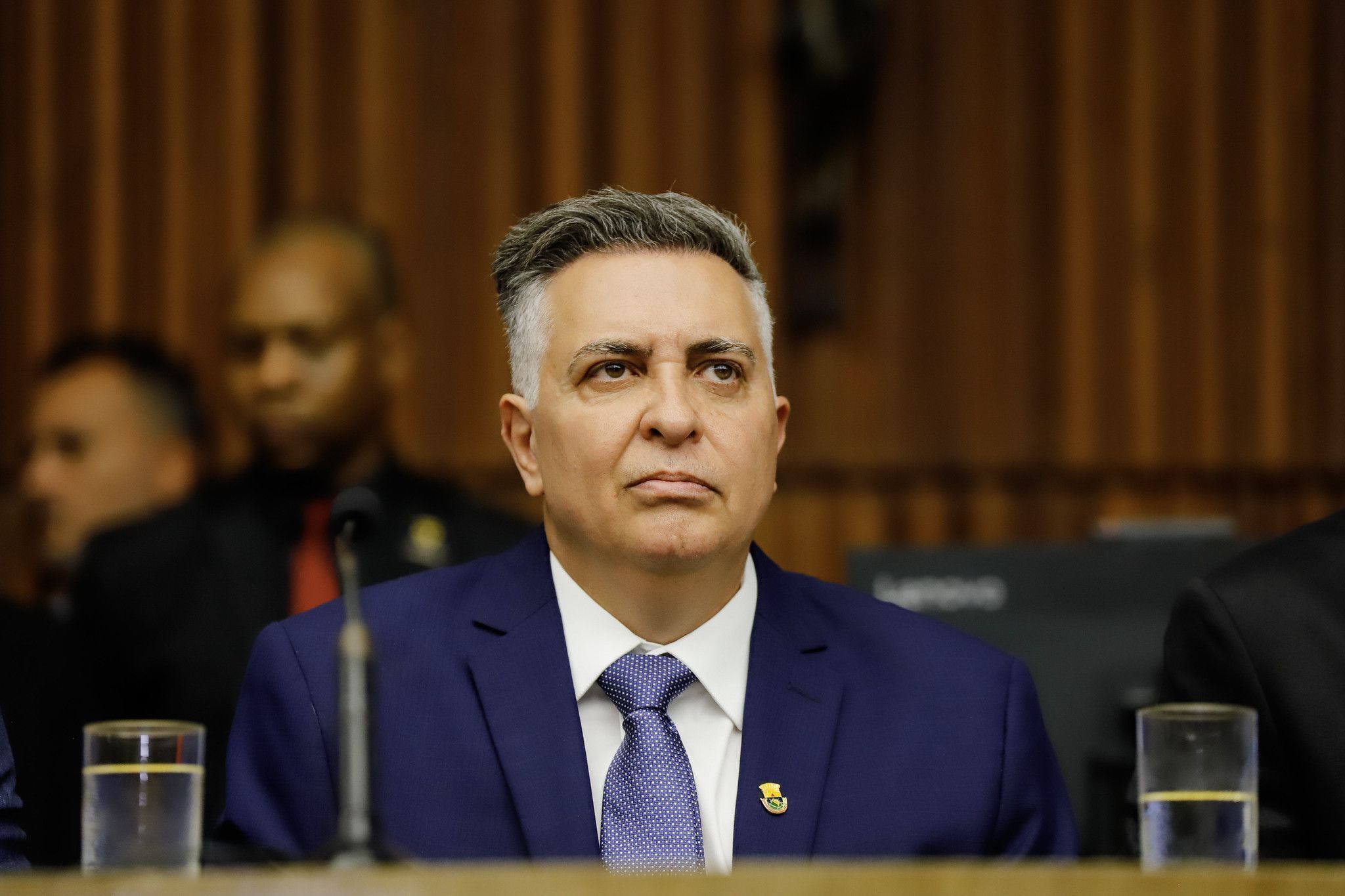 Damião sanciona projeto que autoriza recolhimento de objetos em vias de BH