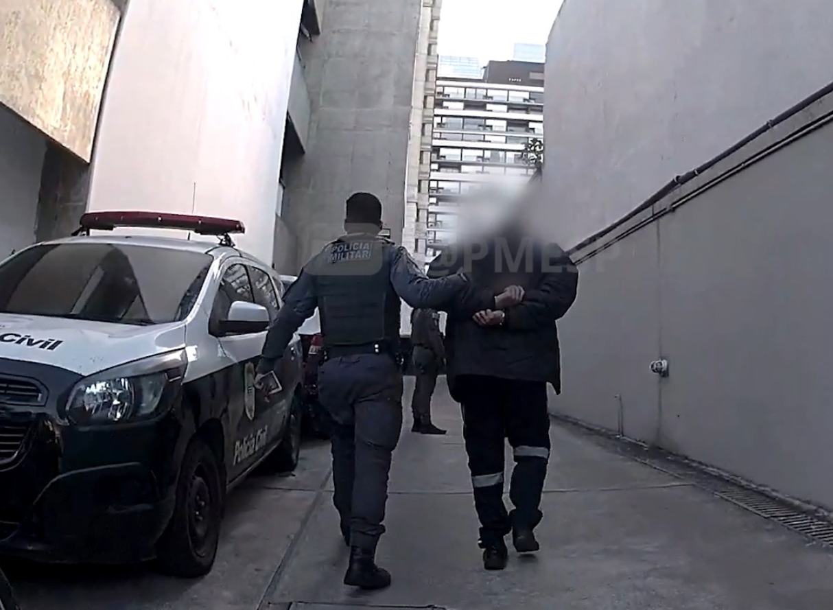 Vídeo: homem é preso logo depois de assaltar farmácia e levar canetas emagrecedoras em SP