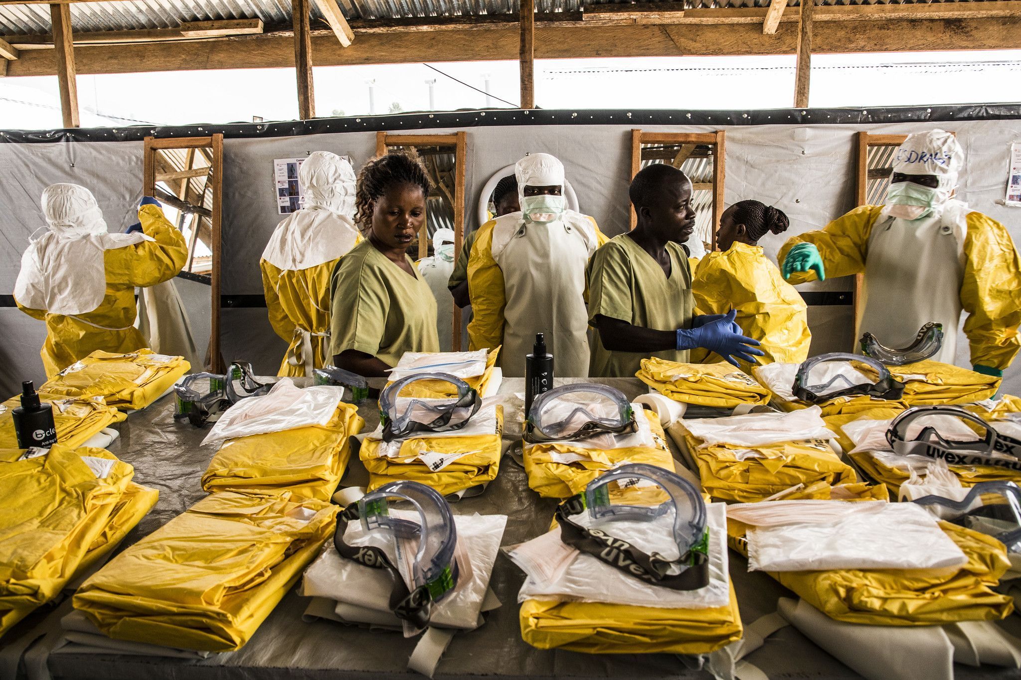 Autoridades de saúde dos EUA cobram providências para combater surto de ebola