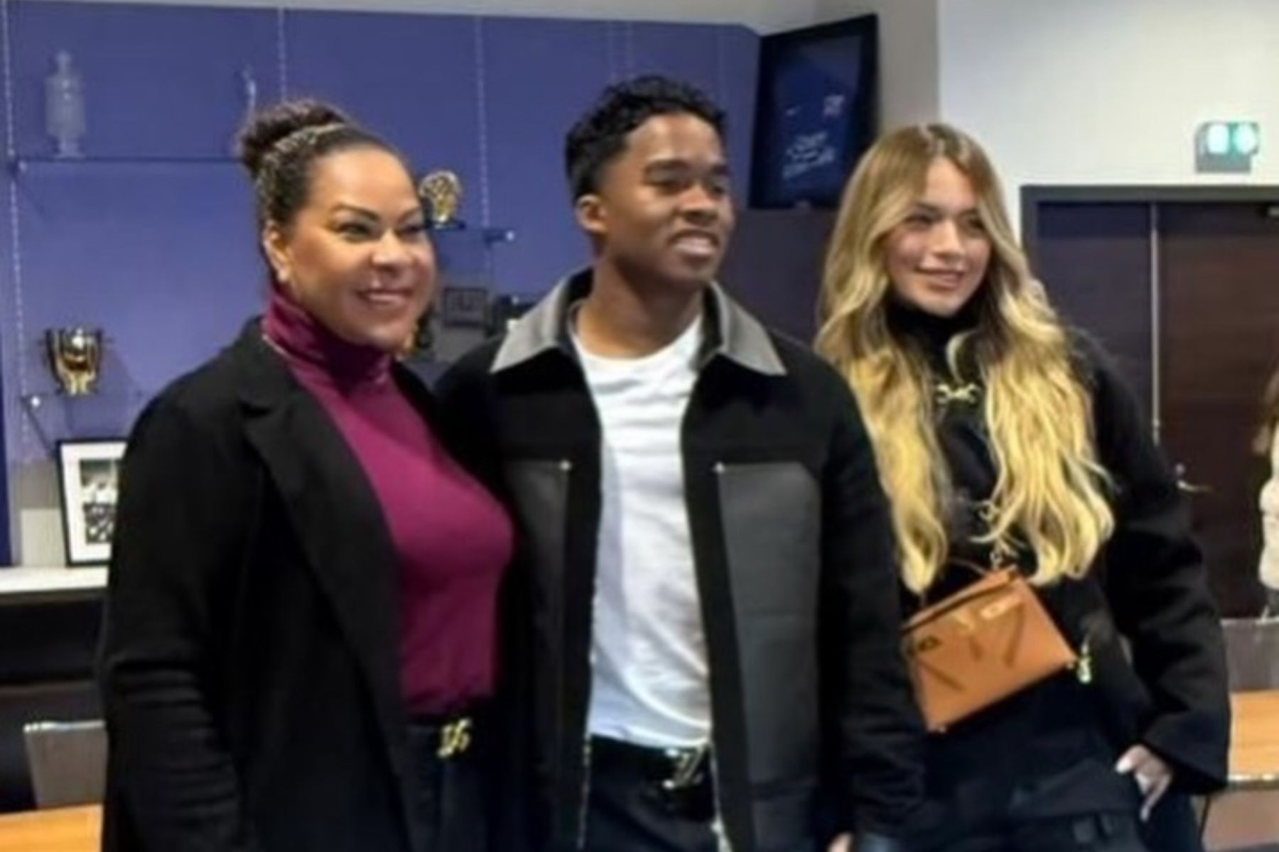 Mãe de Endrick surpreende e fala sobre gravidez de Gabriely em vídeo: ‘Feliz’