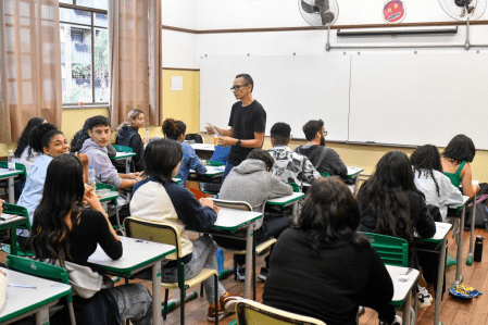 Aula em escola estadual de São Paulo