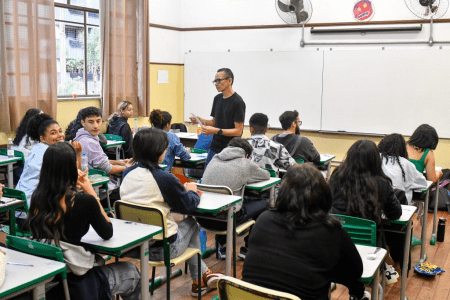 Aula em escola estadual de São Paulo