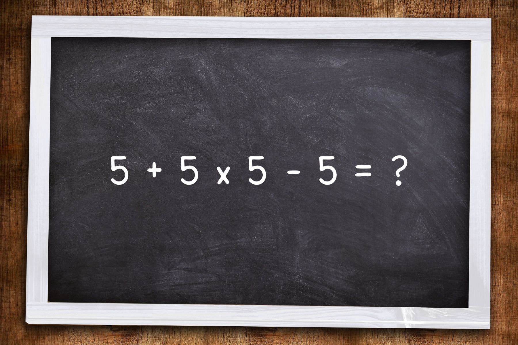 A equação 5 + 5 × 5 - 5 parece simples, mas muita gente acaba errando