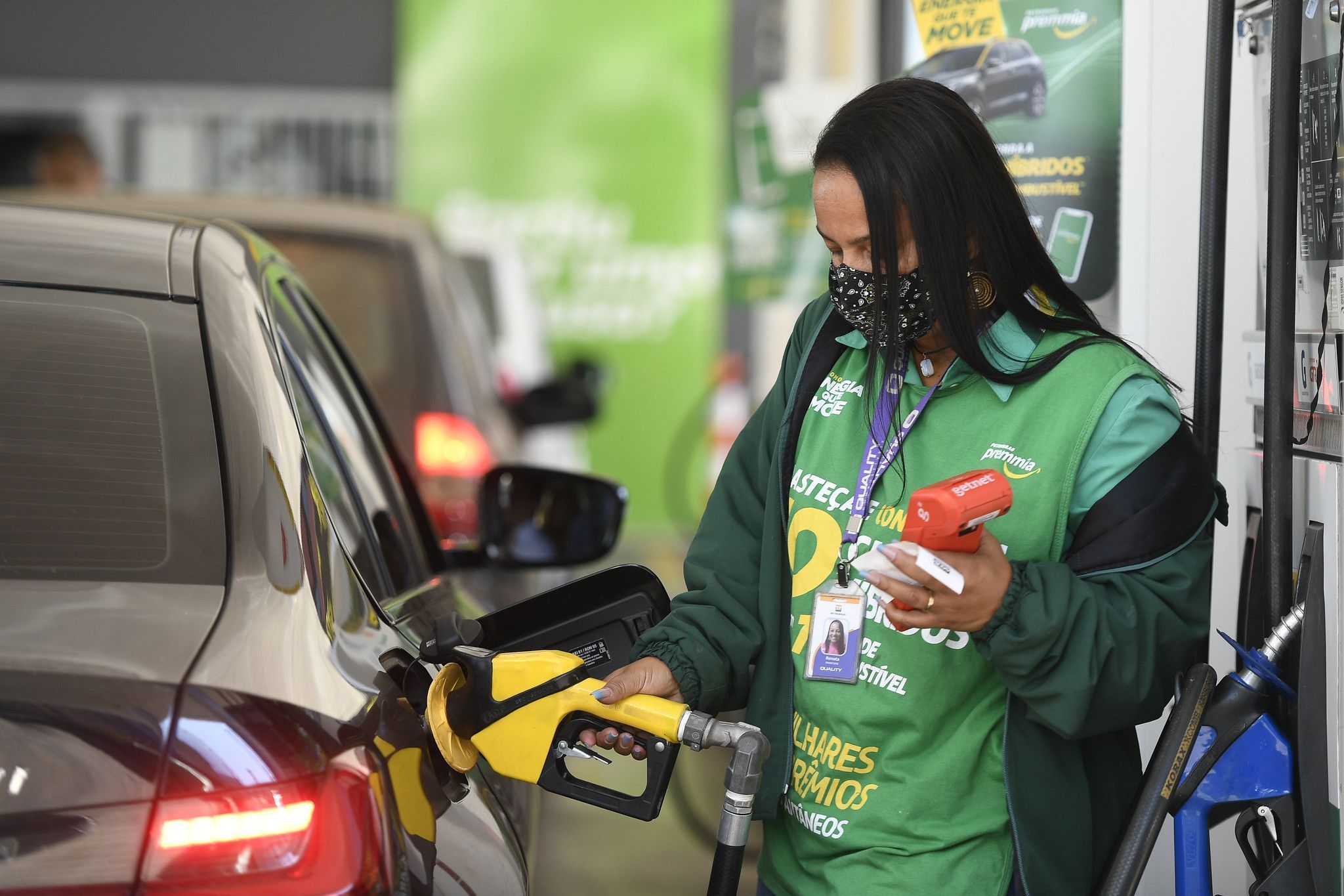 Governo quer elevar etanol na gasolina para 32% para conter alta dos combustíveis