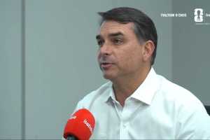 Flávio Bolsonaro diz que espera construir ‘frente ampla’ da direita em Minas