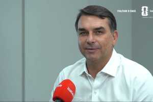 ‘Não acredito que Zema e Caiado se unam em candidatura própria’, diz Flávio Bolsonaro