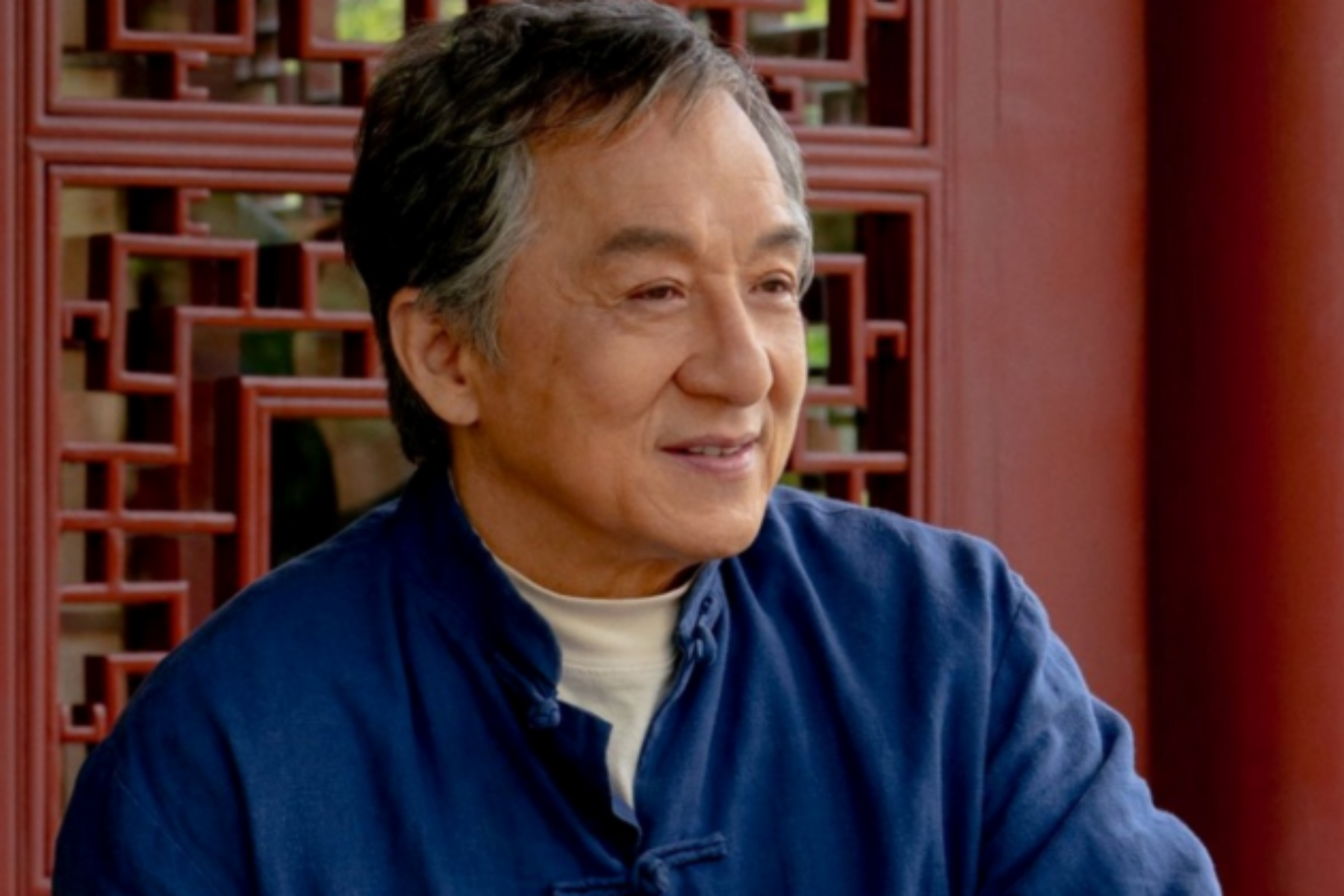 Aos 72 anos, Jackie Chan revela por que ainda dispensa dublês em cenas de ação