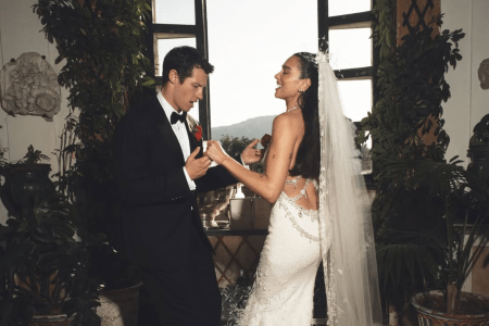 Dua Lipa e Callum Turner celebram casamento