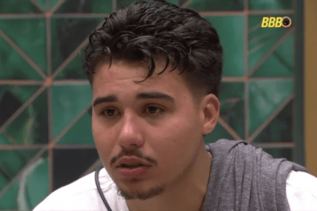 Pedro Espíndola, ex-BBB 26, foi acusado de invasão pela ex-esposa