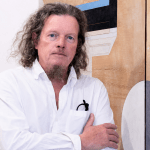 Quem era Marcus André, artista que morreu dias após inaugurar exposição em SP