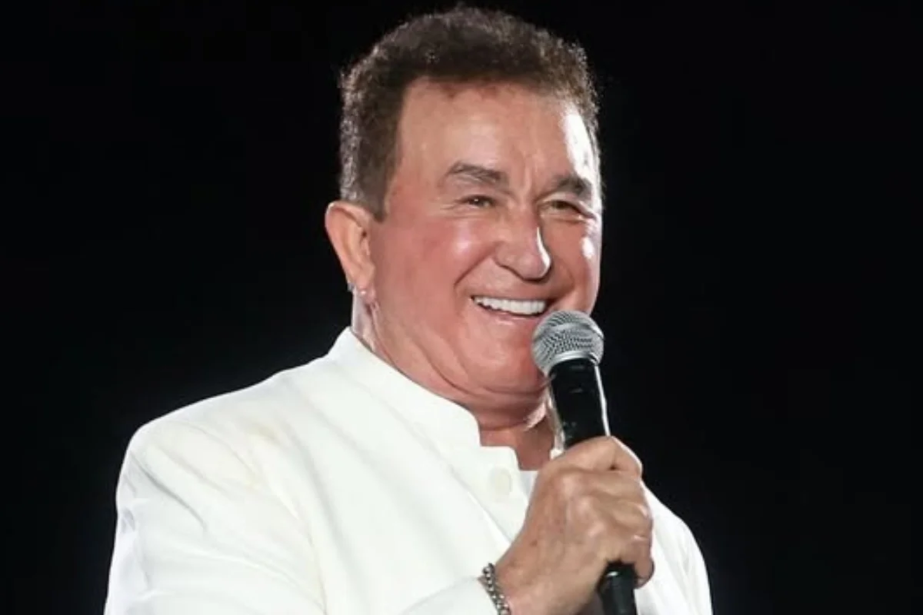 Amado Batista é condenado após criança de 3 anos morrer afogada em fazenda