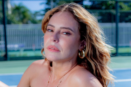 Paolla Oliveira exibe visual em clima de Copa do Mundo