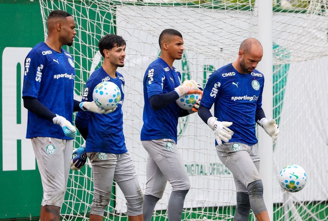 Palmeiras acerta saída de goleiro para clube europeu por empréstimo