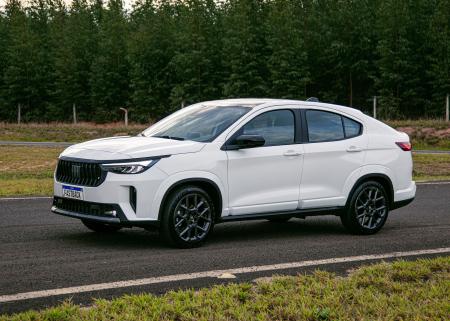 Fiat Fastback Impetus Hybrid