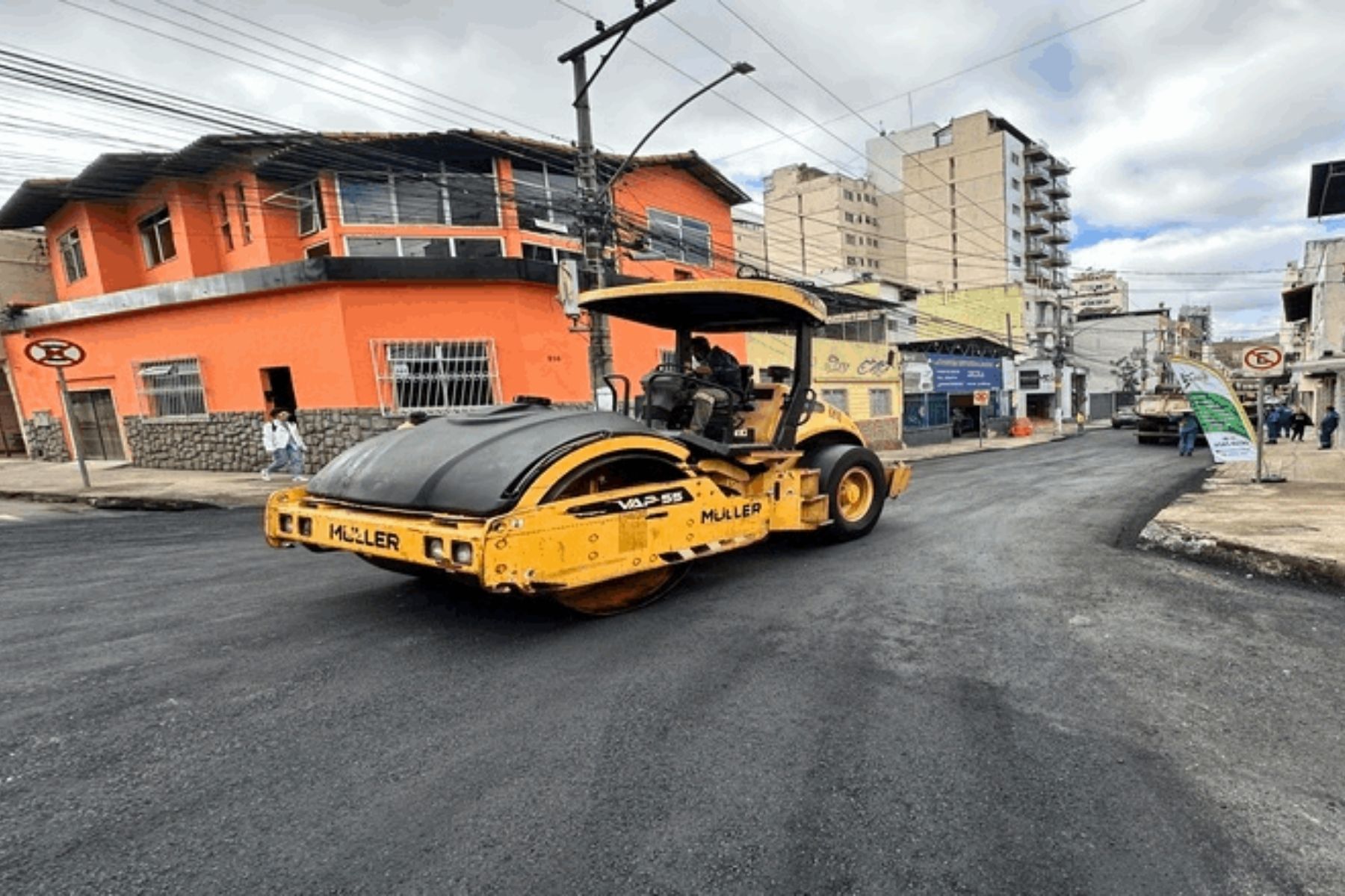Concluído recapeamento do asfalto na Rua Paula Lima em Juiz de Fora