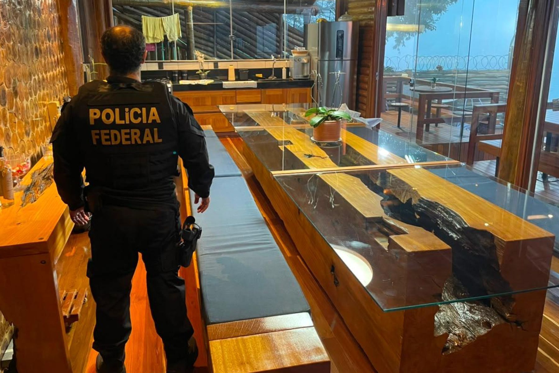 PF combate organização criminosa especializada no tráfico internacional de cocaína