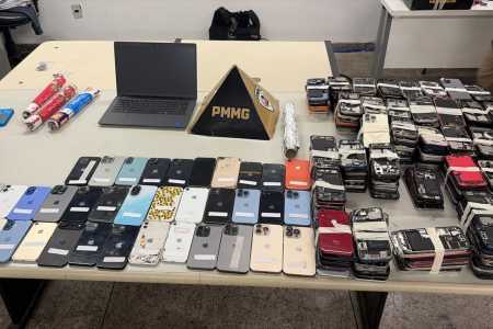 Equipes policiais localizaram e apreenderam mais de 500 itens