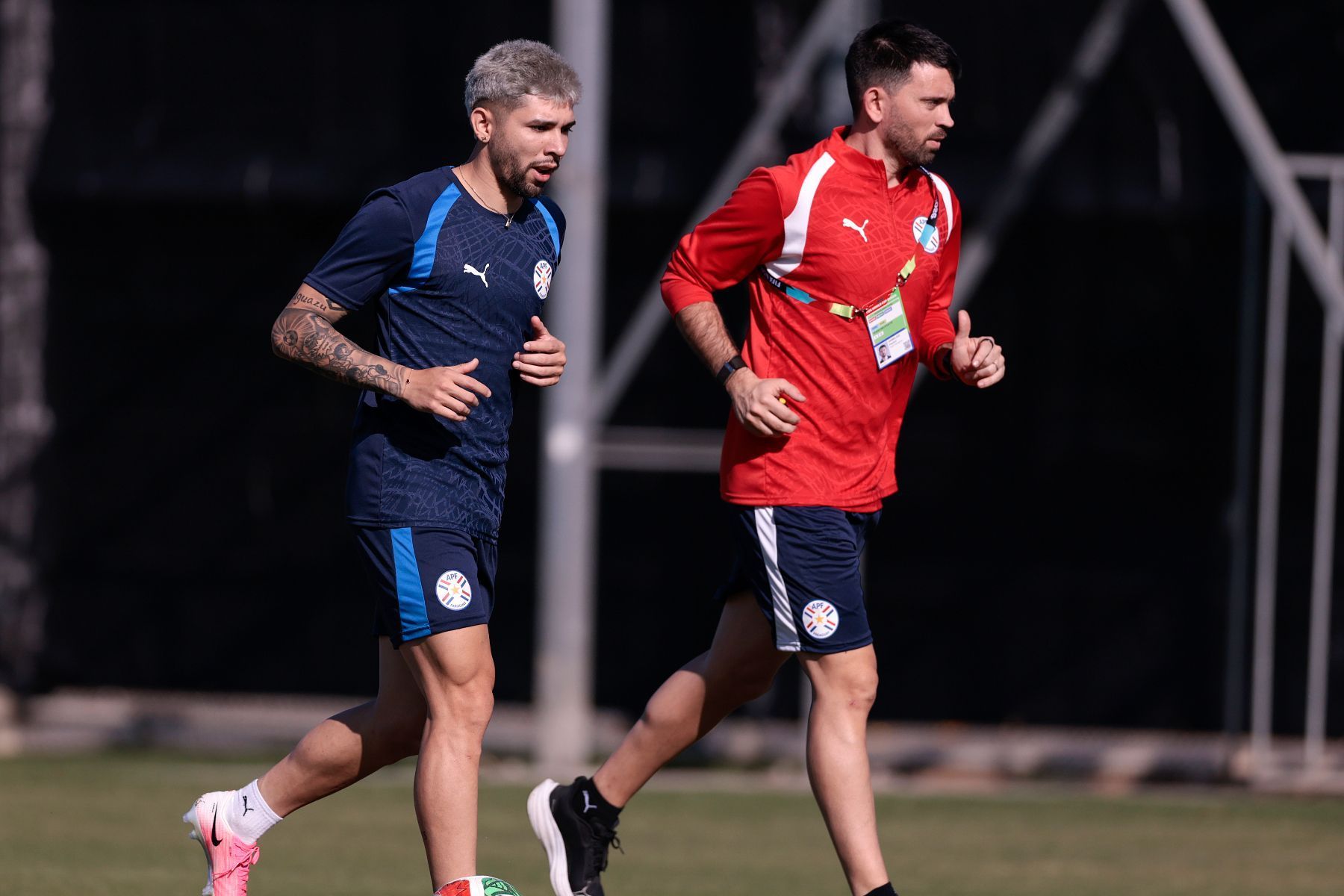 Titular do Paraguai vira desfalque para estreia na Copa do Mundo, diz jornal