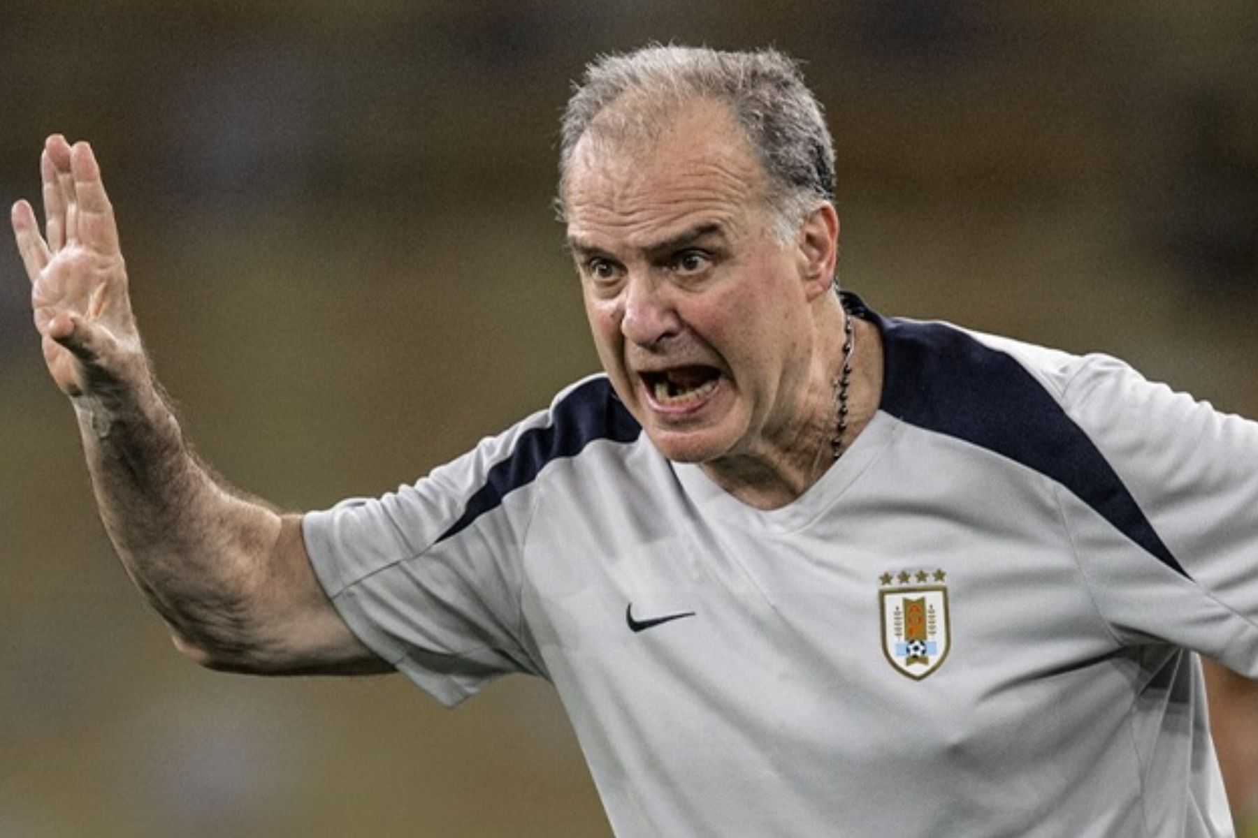 Lugano detona Bielsa após eliminação do Uruguai: ‘Contaminou o ambiente’