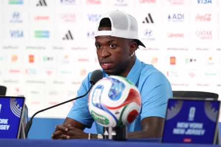 Vini Júnior em entrevista pela Seleção Brasileira