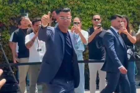 Cristiano Ronaldo em embarque de Portugal