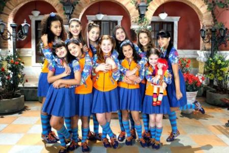 Novela Chiquititas; Raissa Chaddad interpretava Bia (fileira de cima, terceira da esquerda para a direita) • SBT/Divulgação