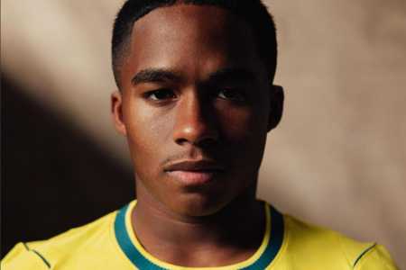Endrick com camisa da Seleção Brasileira