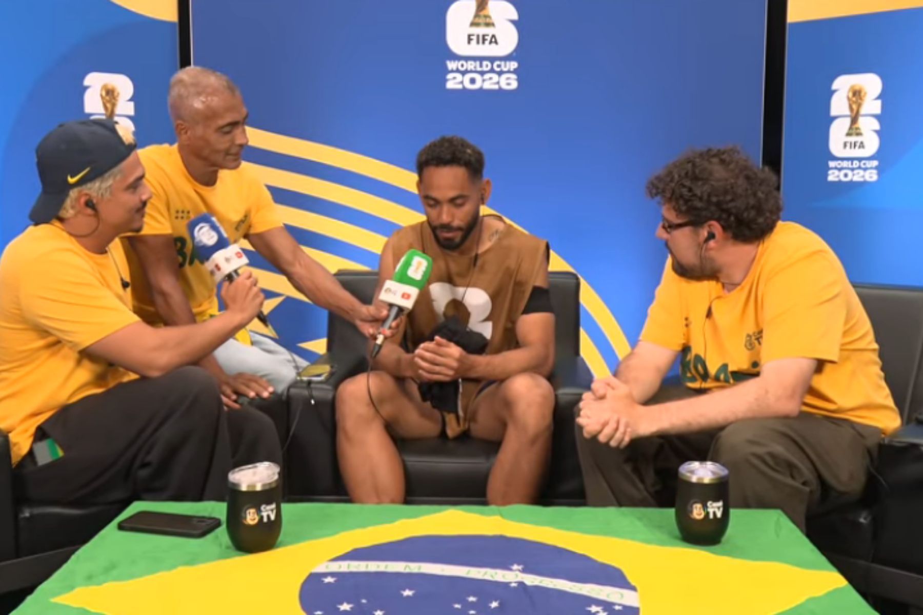 Matheus Cunha se emociona em encontro com Romário e faz promessa ao ídolo