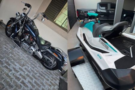 Operação apreendeu motos aquáticas e veículos de luxo • PF/Divulgação