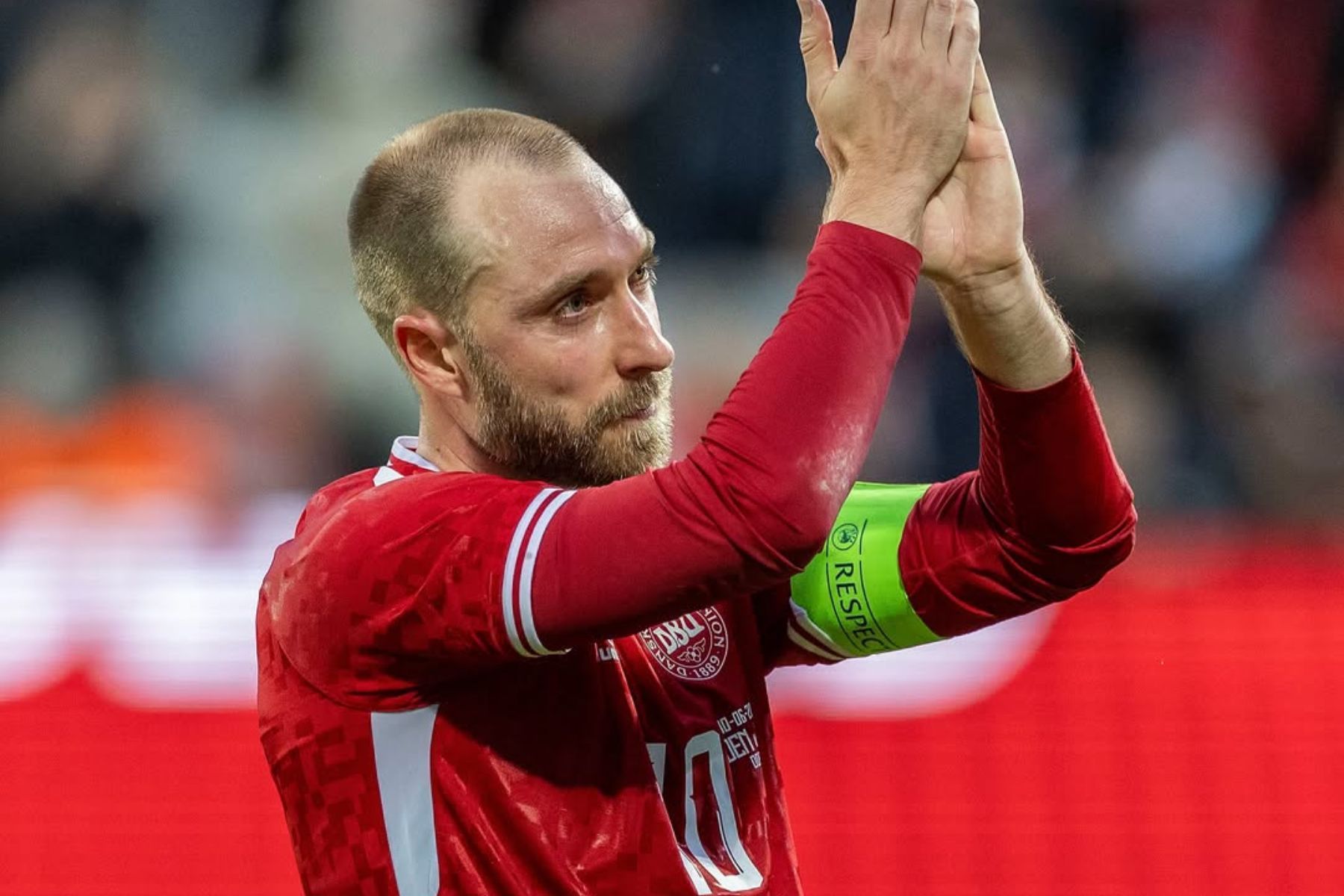 Médico da Dinamarca atualiza quadro de Christian Eriksen após desmaio em amistoso