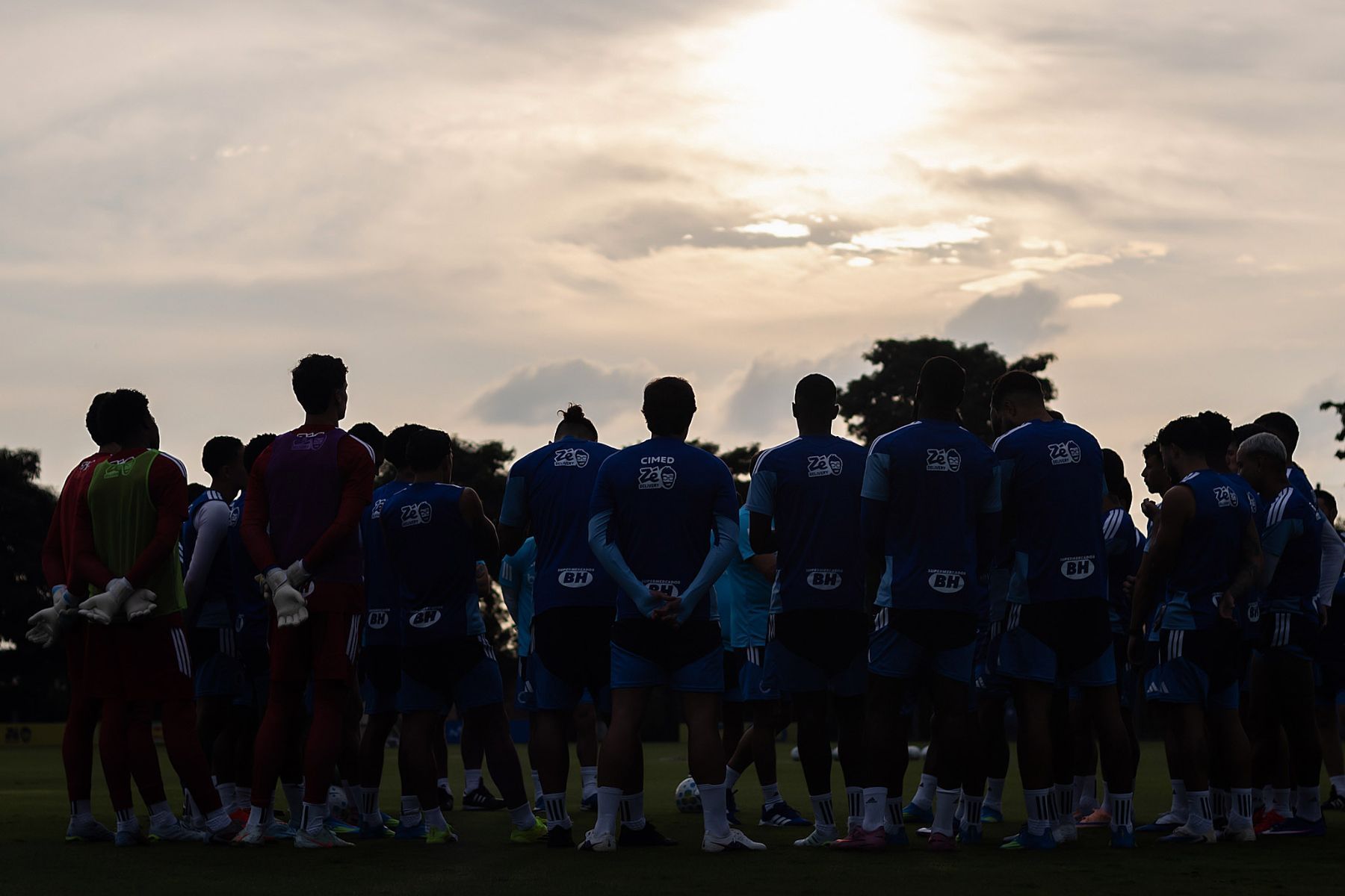 E agora? Entenda o planejamento do Cruzeiro durante pausa para a Copa do Mundo