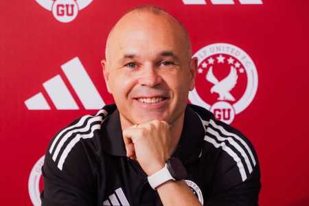 Andrés Iniesta, lendário ex-jogador do Barcelona e da Seleção da Espanha • Divulgação/Gulf United
