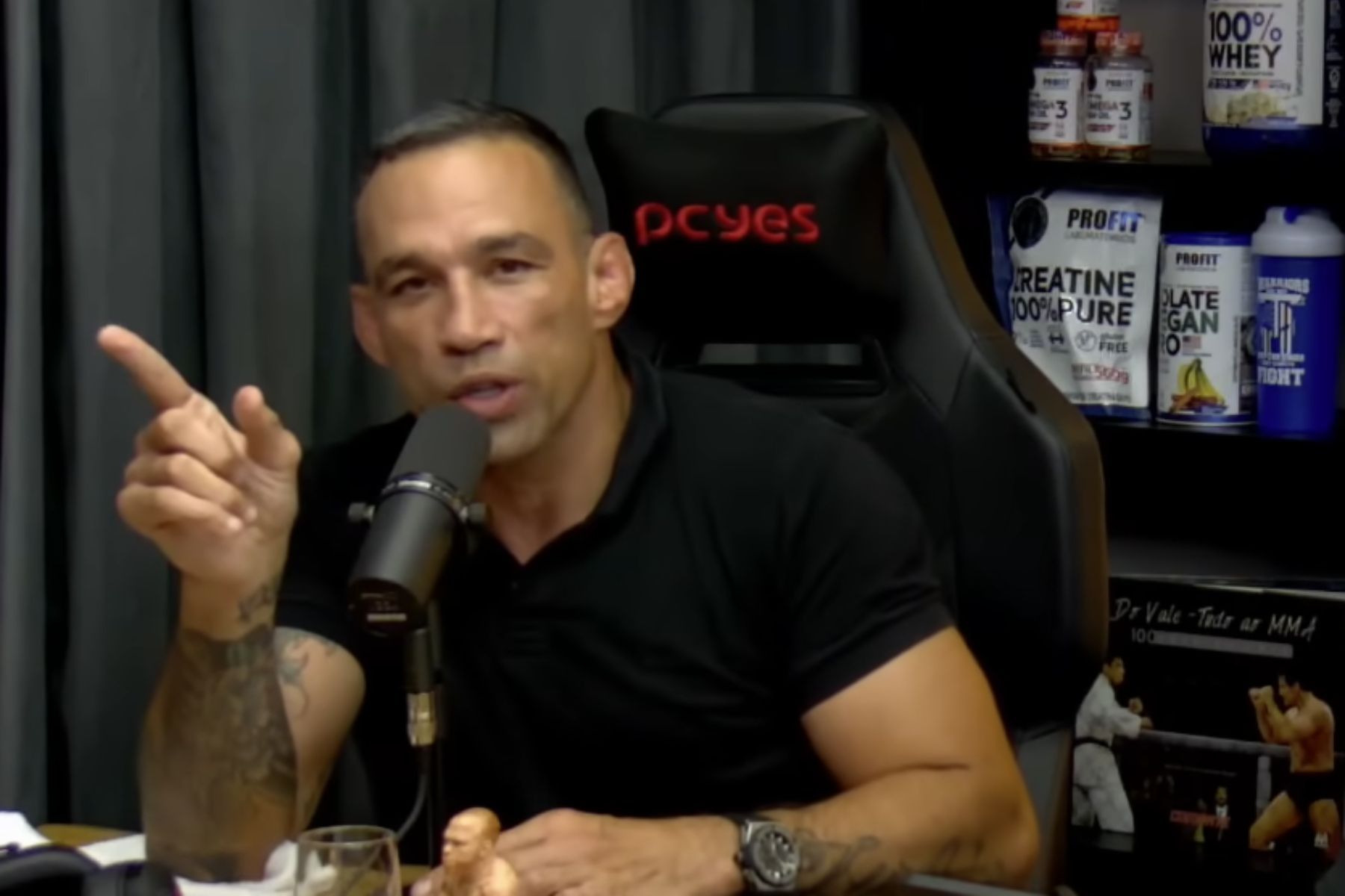 Lenda do UFC, Werdum surpreende ao prever Alex Poatan x Ciryl Gane