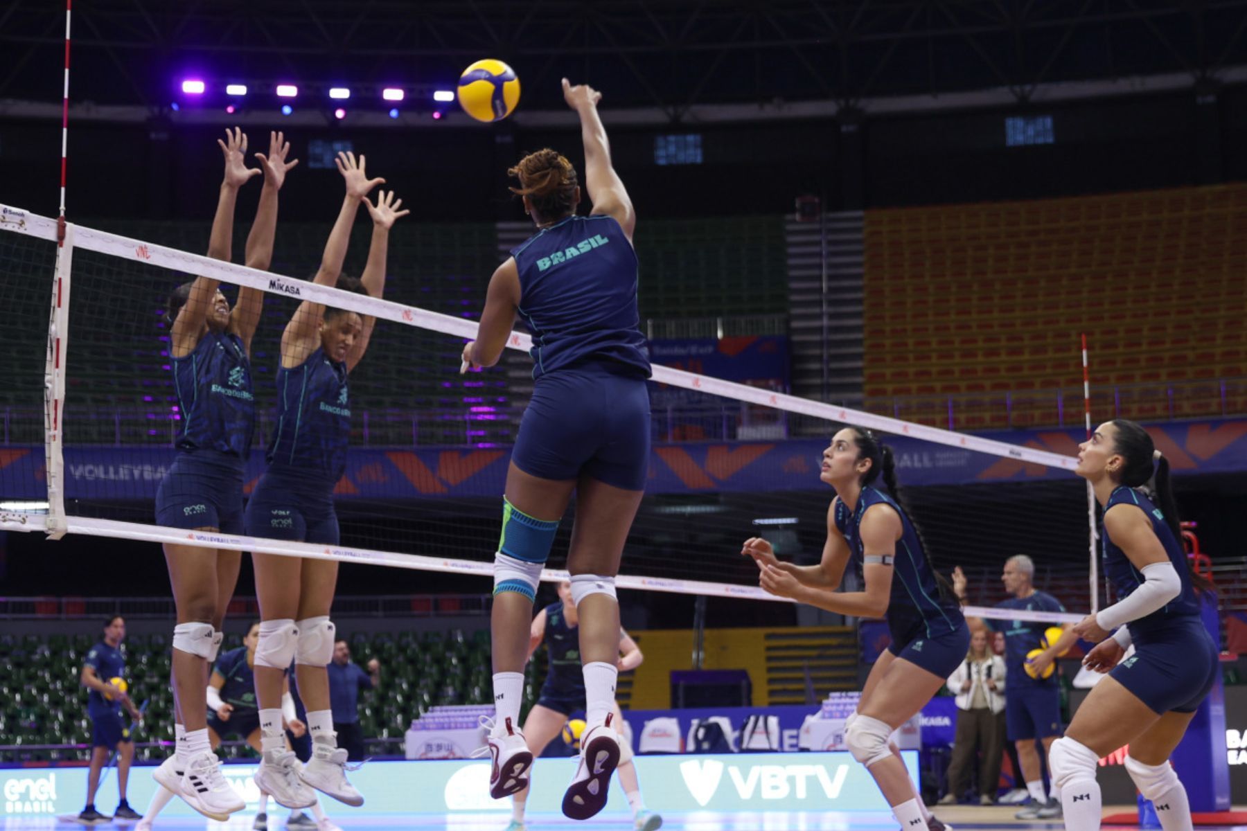 Brasil enfrenta República Dominicana para manter 100% na Liga das Nações Feminina