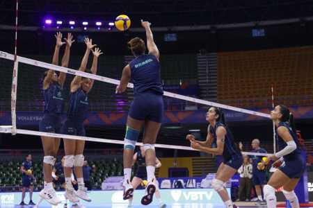 Treino da Seleção Brasileira Feminina de Vôlei na primeira semana de VNL