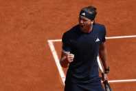 Zverev leva susto, mas bate algoz de João Fonseca e vai à final de Roland Garros