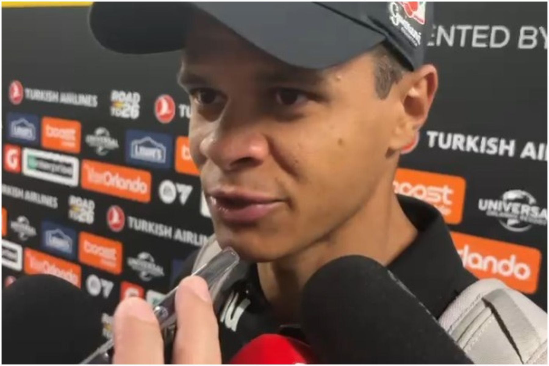Douglas Santos abre o jogo sobre disputa de posição na Seleção Brasileira