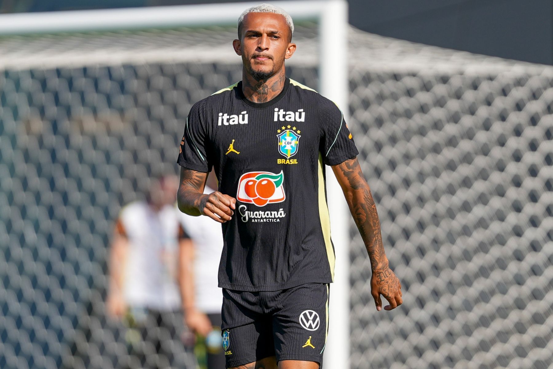 Wesley tem lesão confirmada e está fora da Copa do Mundo