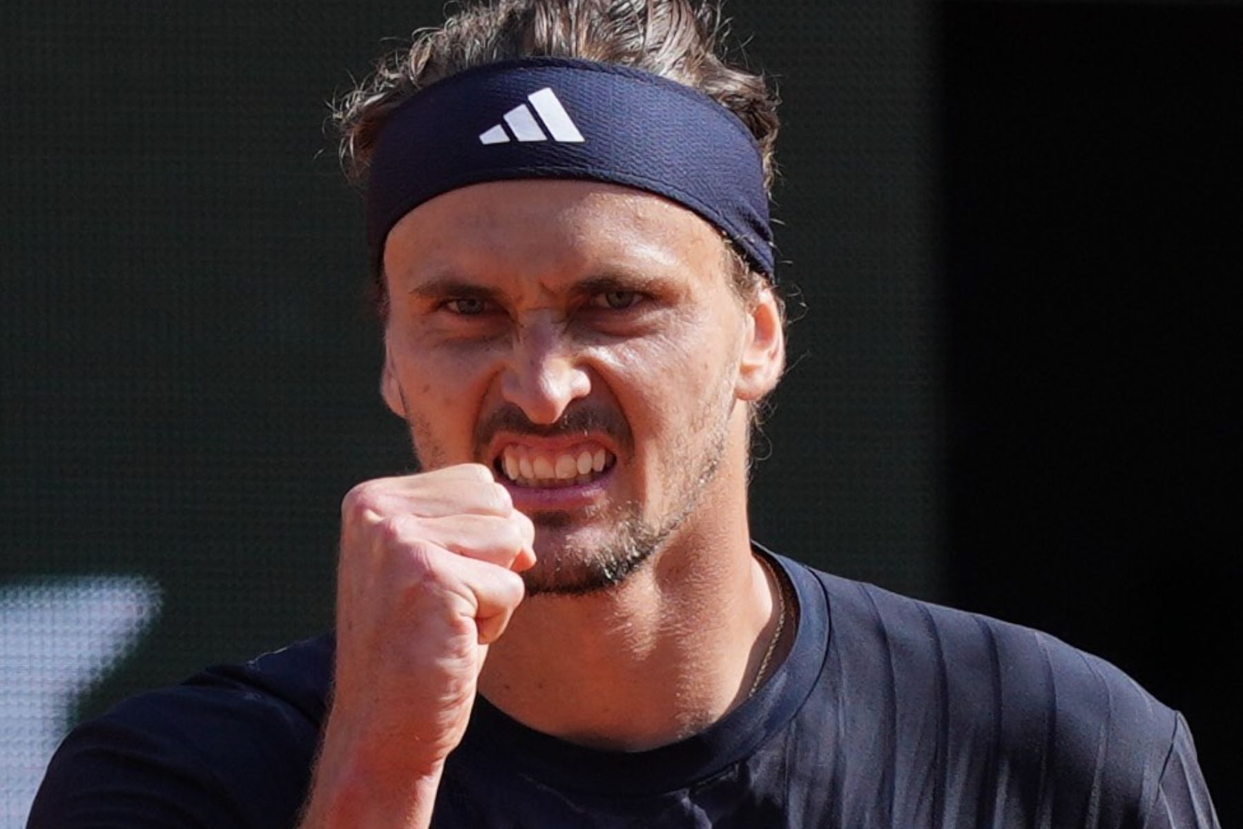 Zverev vence batalha contra Cobolli, quebra ‘maldição’ e é campeão de Roland Garros