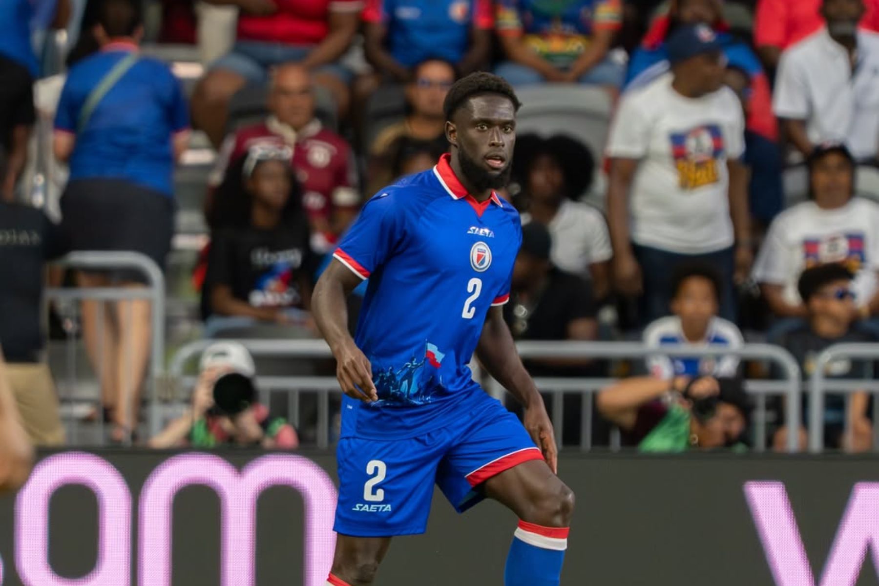 Fifa pede mudança em camisa do Haiti por possível mensagem política; entenda