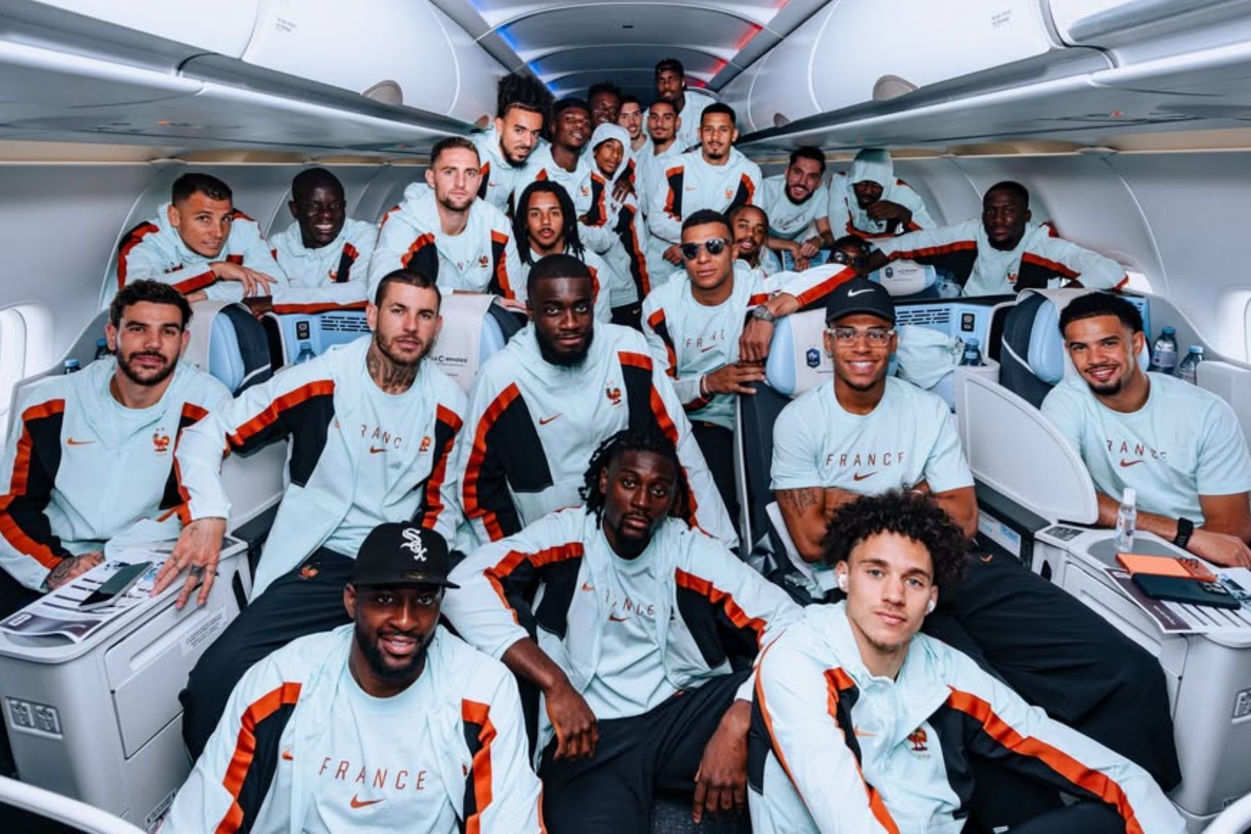 Favorita ao título, França embarca para os Estados Unidos para disputar Copa do Mundo
