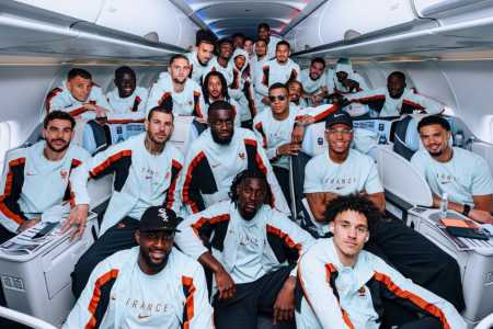 Seleção da França embarca para a Copa do Mundo