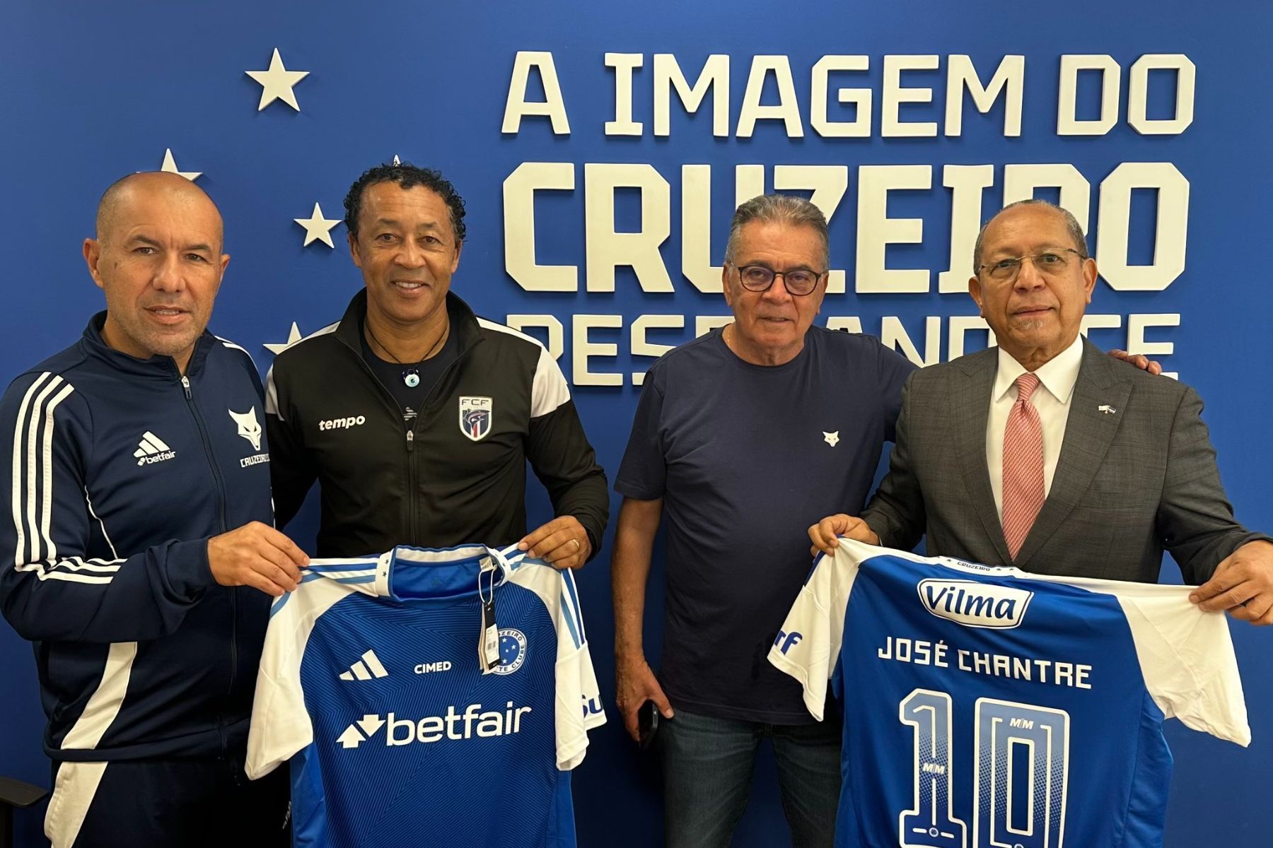 Técnico de Cabo Verde fez estágio no Cruzeiro de olho na Copa do Mundo: 'Tivemos sorte'