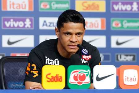 Douglas Santos, jogador do Brasil
