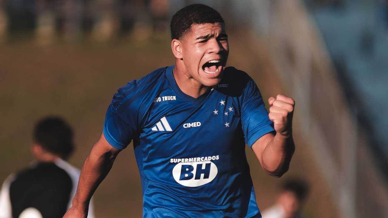 Joia do Cruzeiro no sub-17 chega a 15 gols em 17 jogos