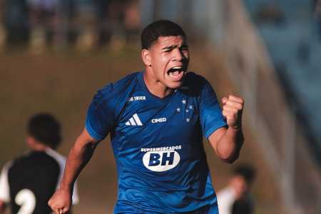 Joia do Cruzeiro comanda virada no Brasileiro Sub-17 e chega a 15 gols em 17 jogos