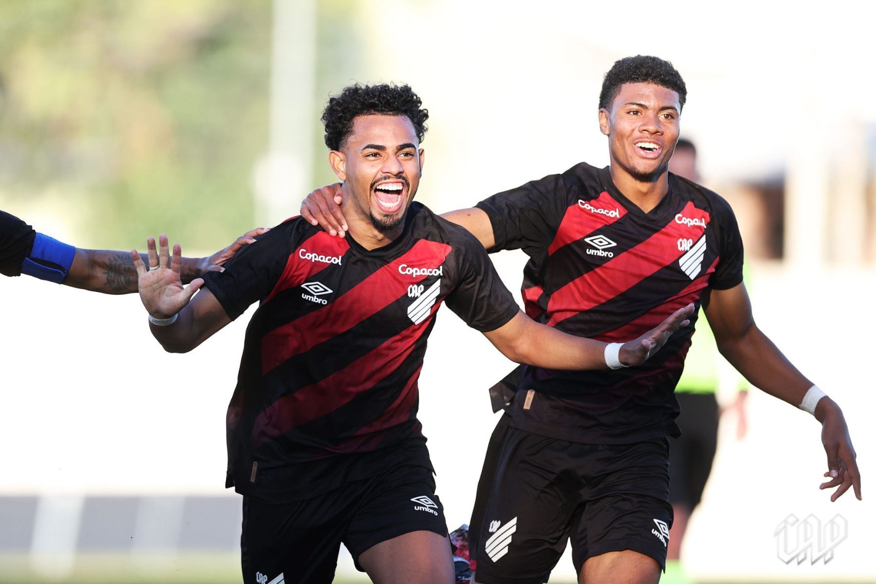 Cruzeiro é goleado pelo Athletico-PR e volta a perder no Brasileiro Sub-20